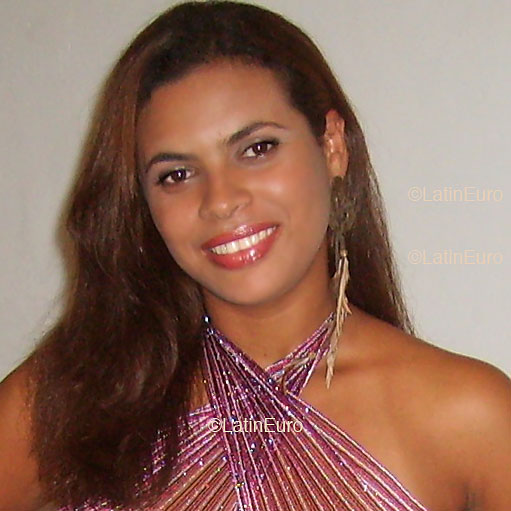 Date this cute Brazil girl Nildes from SALVADOR B4091