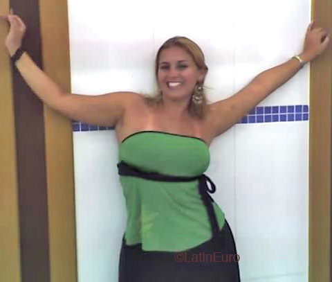 Date this tall Brazil girl Pricila from ATIBAIA B4106