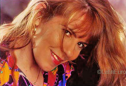 Date this beautiful Brazil girl Cinthya from VITORIA B4114