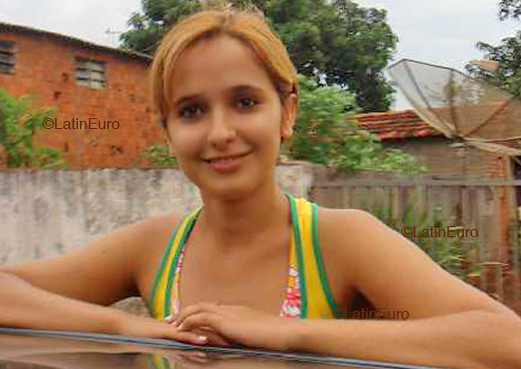 Date this fun Brazil girl Silvia- from GOIANIA B4140