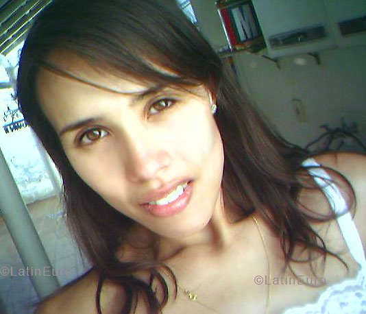 Date this young Brazil girl Luana from SAO JOSE DOS CAMPOS B4323