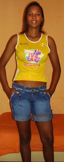 Date this beautiful Brazil girl Cheva from RIO DE JANEIRO B4369