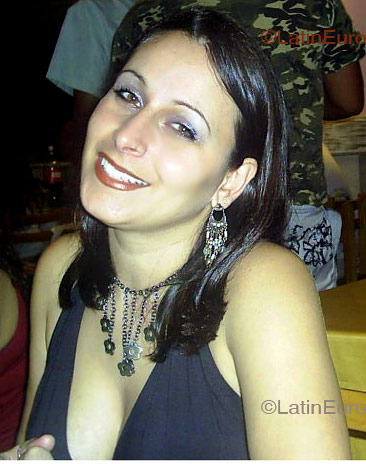 Date this hard body Brazil girl Silamara from  B4388