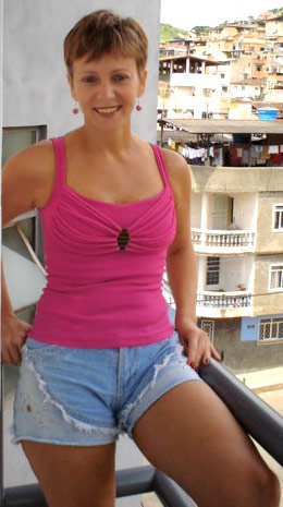 Date this nice looking Brazil girl Heloisa from SAGRADA FAMILIA B4407