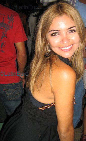 Date this georgeous Brazil girl Rozinara from  B4440