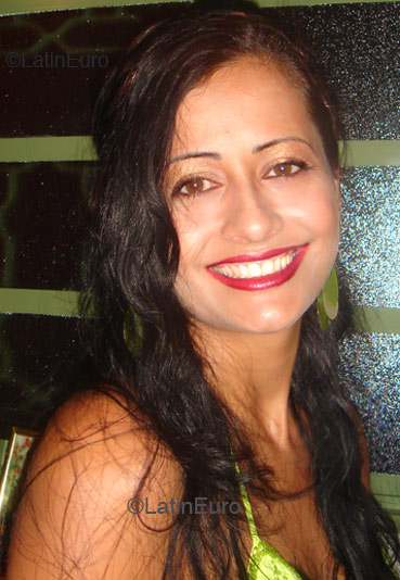Date this tall Brazil girl Rosemeire from ANAPOLIS B4509