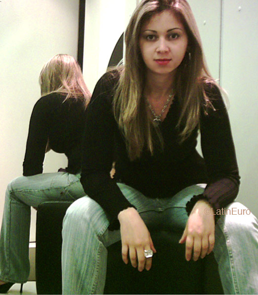 Date this athletic Brazil girl Janice from BARRA B4534