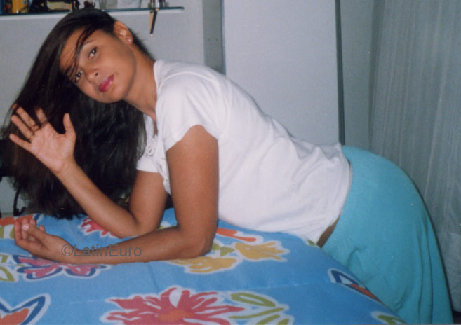 Date this charming Brazil girl Rosemary from RIO DE JANEIRO B4558