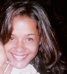Date this nice looking Brazil girl Alessandra from RIO DE JANEIRO B4573