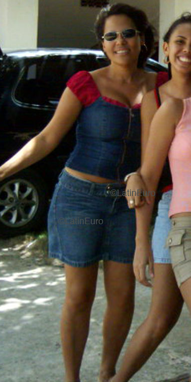 Date this nice looking Brazil girl Rosangela from  B4620