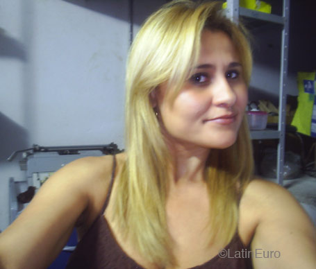 Date this hot Brazil girl Adriana from BELO HORIZONTE B4639