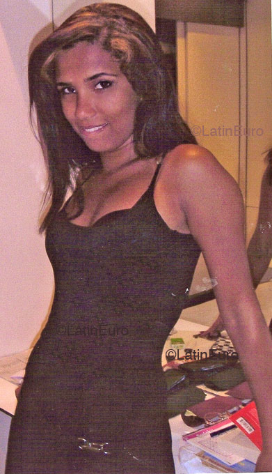 Date this delightful Brazil girl Daniele from RIO DE JANEIRO B4669