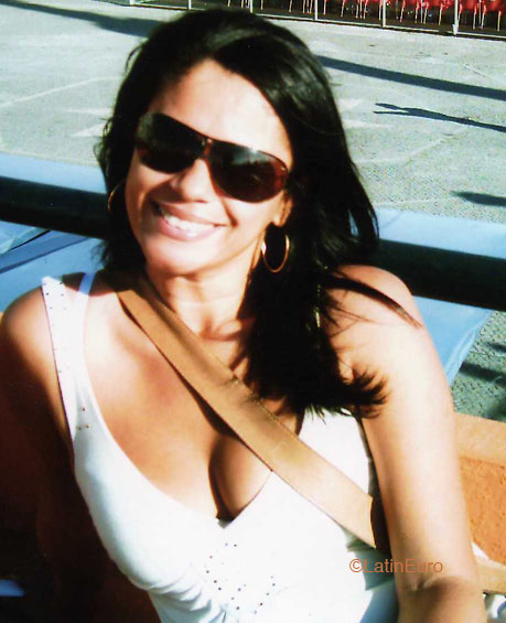 Date this pretty Brazil girl Martha from PORTO B4693