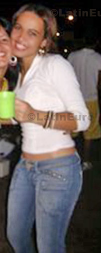 Date this good-looking Brazil girl Plinia from Palmas B470