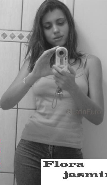 Date this athletic Brazil girl Flora from ARACAJU B4705
