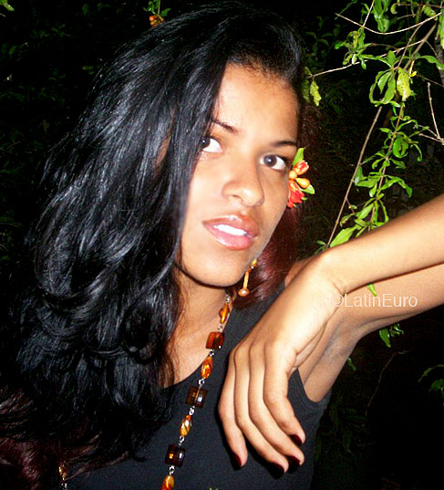Date this exotic Brazil girl Thais from RIO DE JANEIRO B4758