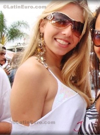 Date this georgeous Brazil girl Jesika from Florianopolis B48
