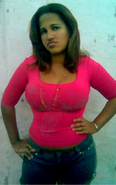 Date this georgeous Brazil girl Andreza from RECIFE B3713