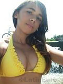 Date this voluptuous Brazil girl Vanessa from Aracati B491