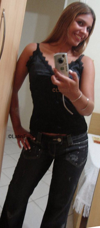 Date this beautiful Brazil girl Andrielle from PRAIA GRANDE B4929