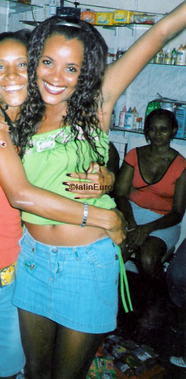Date this charming Brazil girl Edilene from SALVADOR B4935