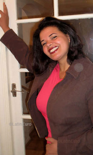Date this attractive Brazil girl Maria from  B4975