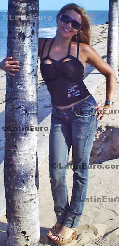 Date this exotic Brazil girl Simone from Porto Seguro B499