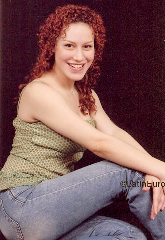Date this cute Brazil girl Deborah from BRASILIA B4996