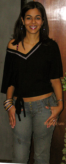 Date this attractive Brazil girl Maria from GOIANIA B5068