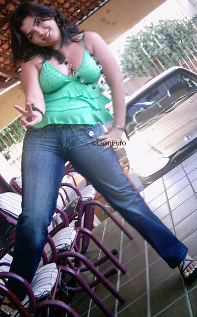 Date this voluptuous Brazil girl Elaine from NATAL B5174