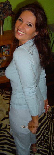 Date this attractive Brazil girl Nelsi from BLUMENAU B5253
