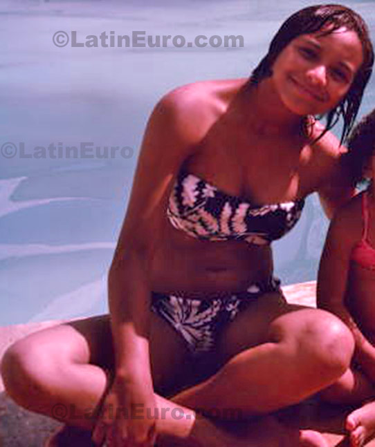 Date this sensual Brazil girl Paolla from Ribeirao das Neves B530
