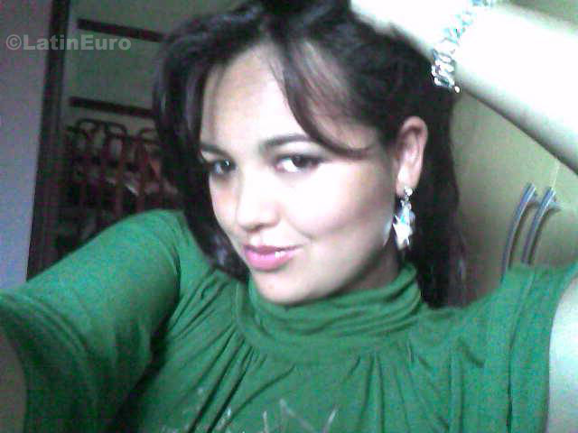 Date this cute Brazil girl Adrielly from Alfredo Vasconcelos B537