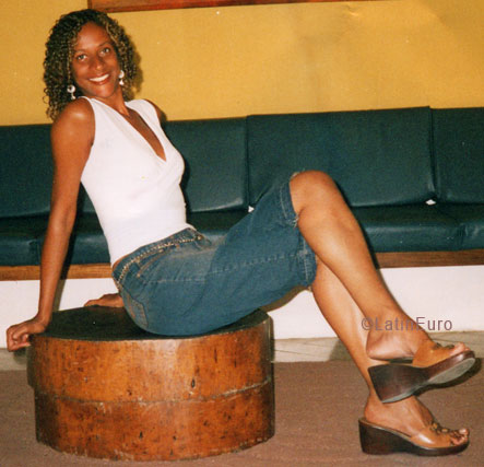 Date this nice looking Brazil girl Elizabeth from RIO DE JANEIRO B5454