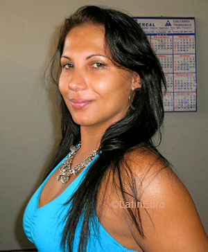 Date this tall Brazil girl Marcela from PATROCINIO B5862