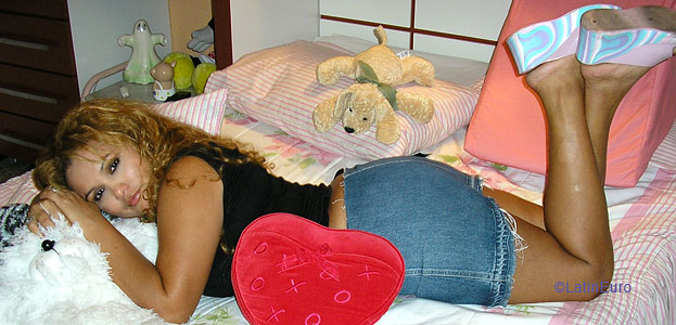 Date this attractive Brazil girl Laena from FORTALEZA B5977