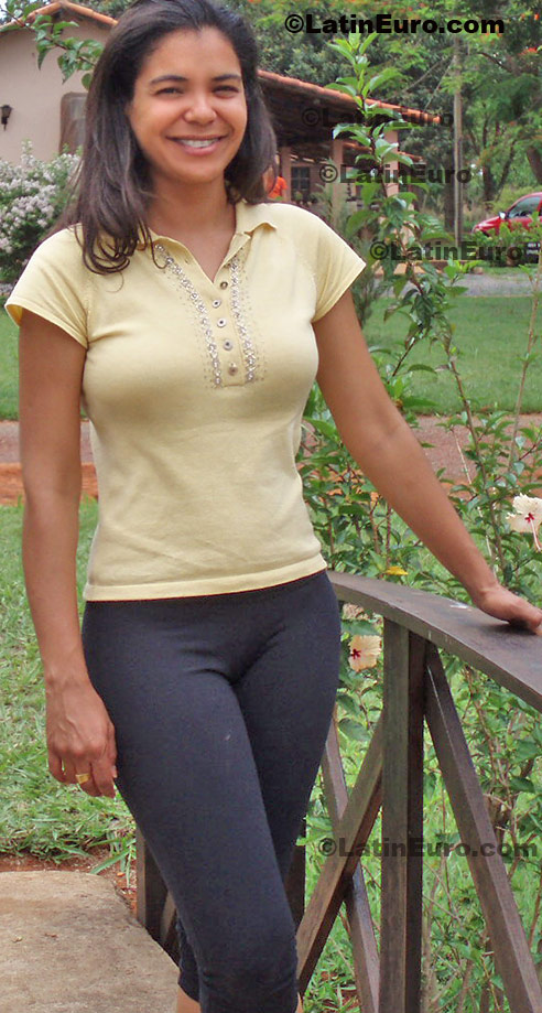 Date this cute Brazil girl Tiane from Brasilia B599