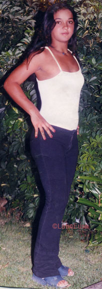 Date this nice looking Brazil girl Silvana from RECIFE B6001