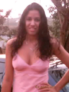 Date this happy Brazil girl Elisa from JARINU B6017