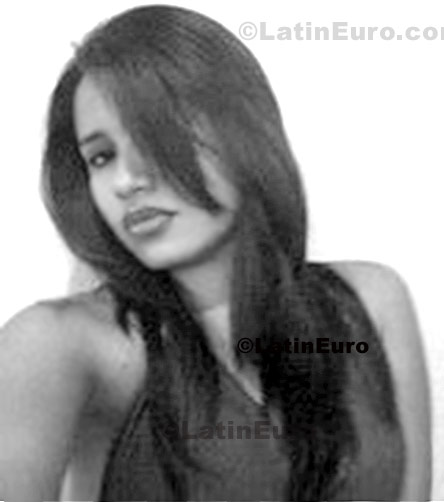 Date this happy Brazil girl Aline from Araguaina B605