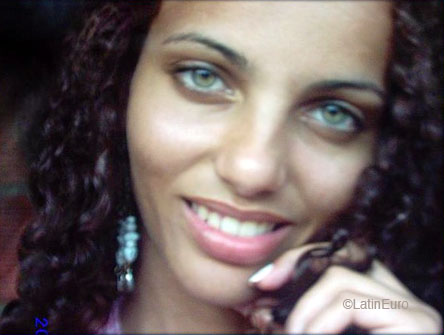 Date this georgeous Brazil girl Leonice from RIO DE JANEIRO B6195