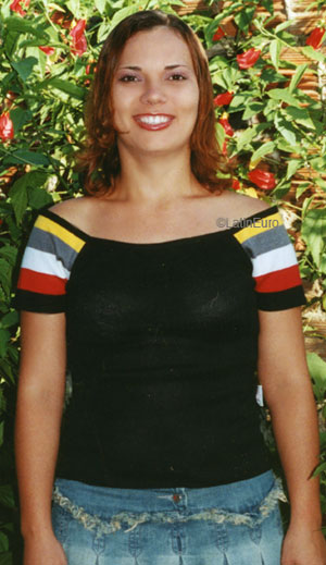 Date this attractive Brazil girl Veronica from MARANGUAPE B6318