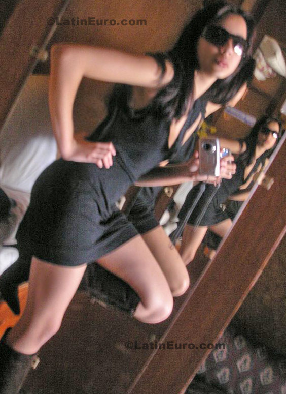 Date this happy Brazil girl Queila from Sao Paulo B634