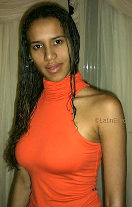 Date this happy Brazil girl Liliane from OURO PRETO DO OESTE B6515