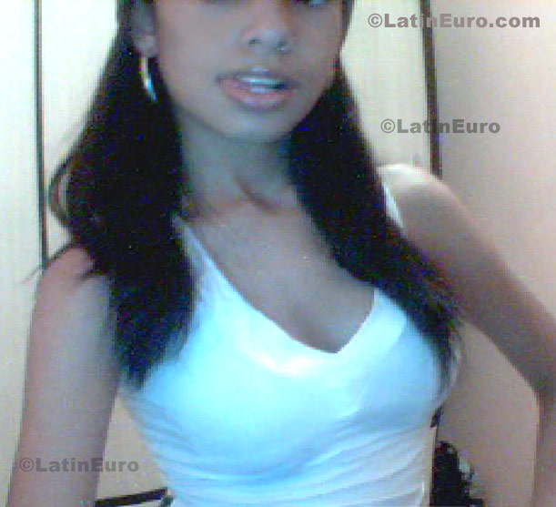 Date this georgeous Brazil girl Debora from Orlandia B665