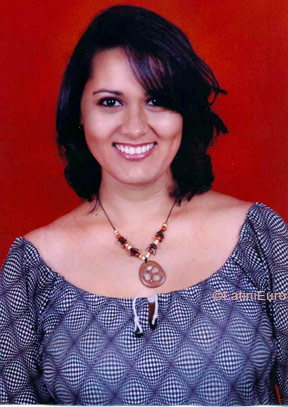 Date this hard body Brazil girl Nicinha from CUIABA B6730