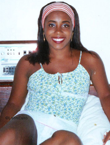 Date this beautiful Brazil girl Flavia from RENASCENCA B6847