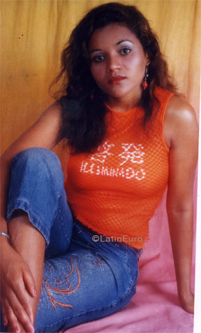 Date this hard body Brazil girl Ana from IMPERATRIZ B6872