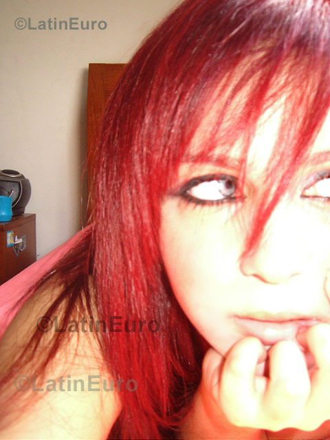 Date this sultry Brazil girl Aline from Belo Horoizonte B700