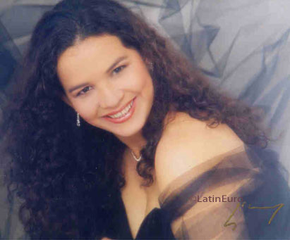 Date this passionate Brazil girl Luciana from FORTALEZA B7121